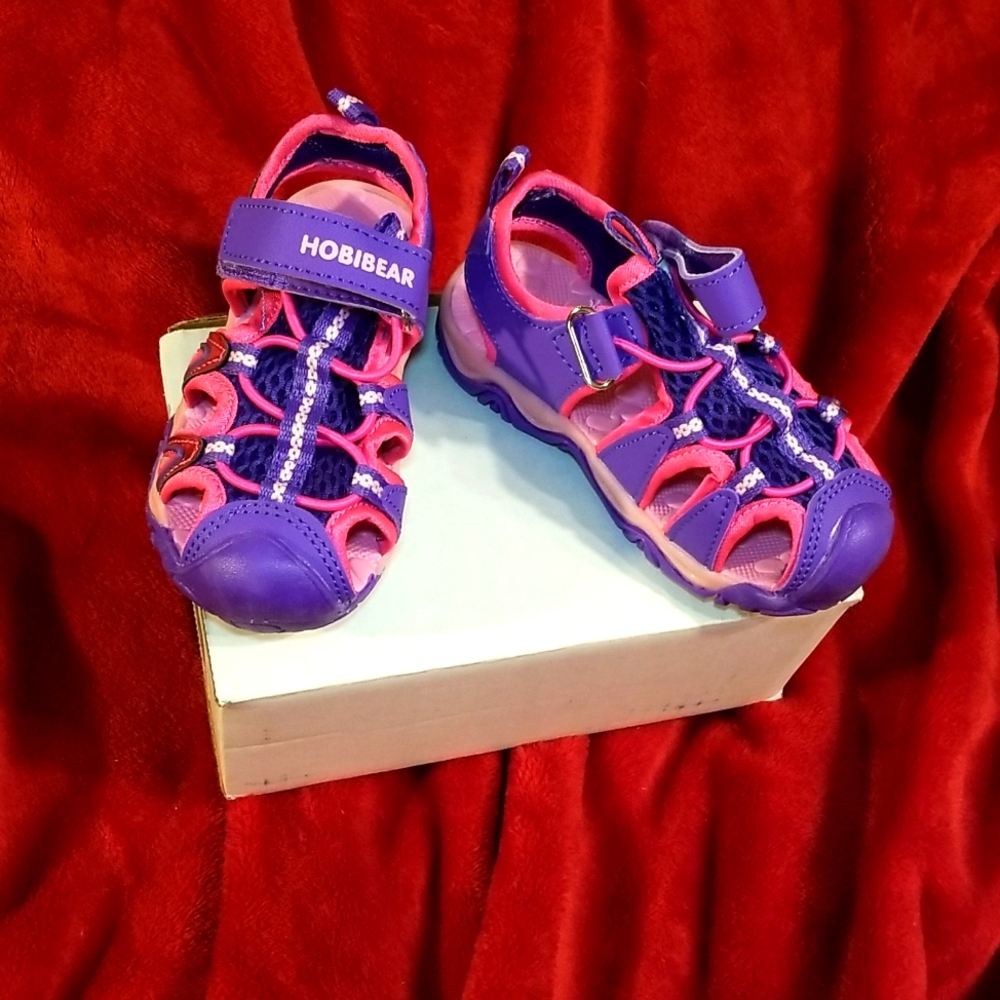 NIB HOBIBEAR (EURO 24) TODDLER 8 SANDAL